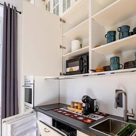 Fabulous In Center Apartment