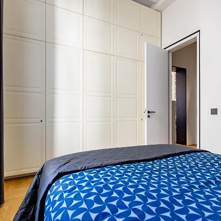 Fabulous In Center Apartment *